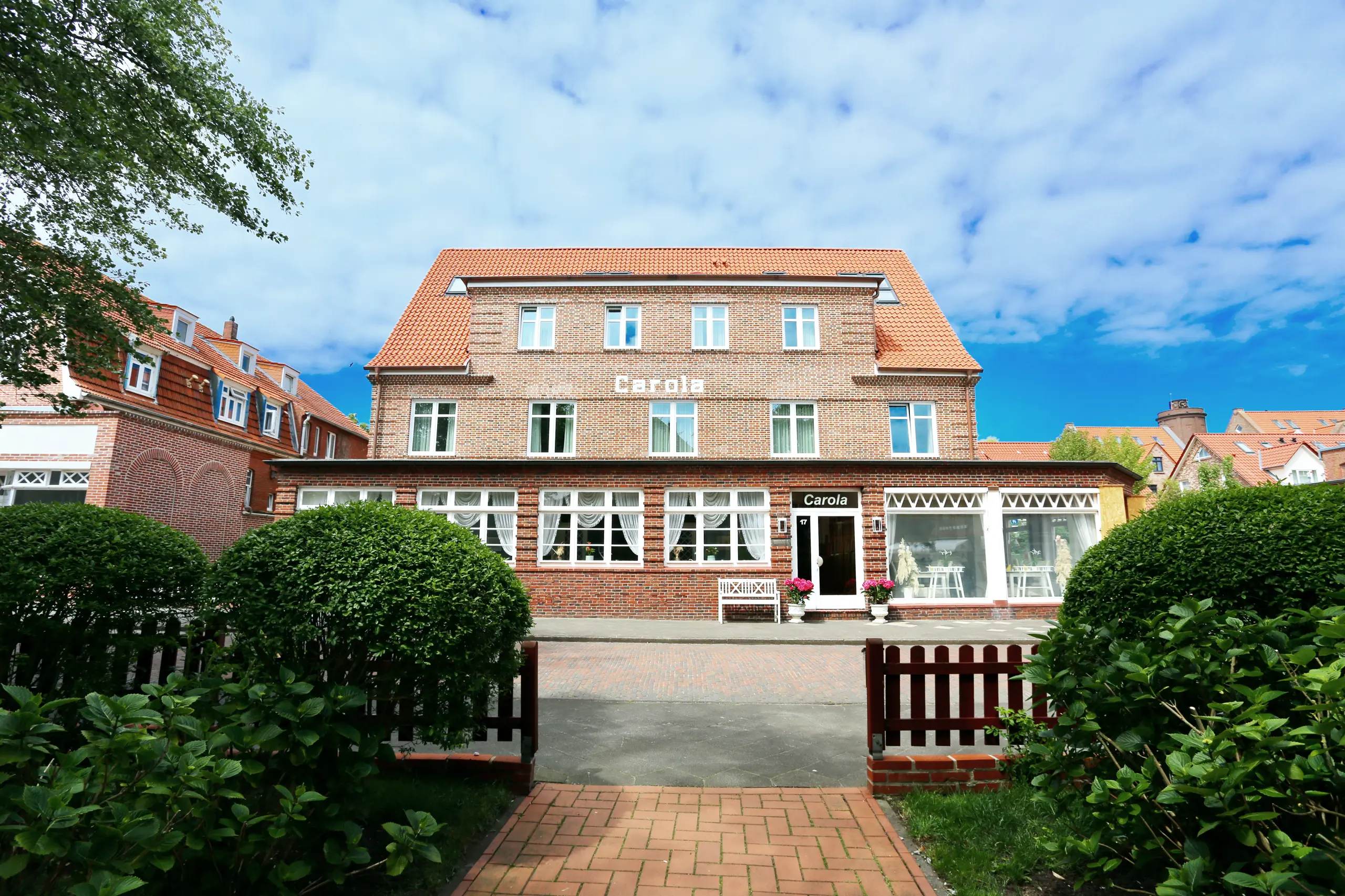 Haus-Carola_Pension_Juist_Außenansicht